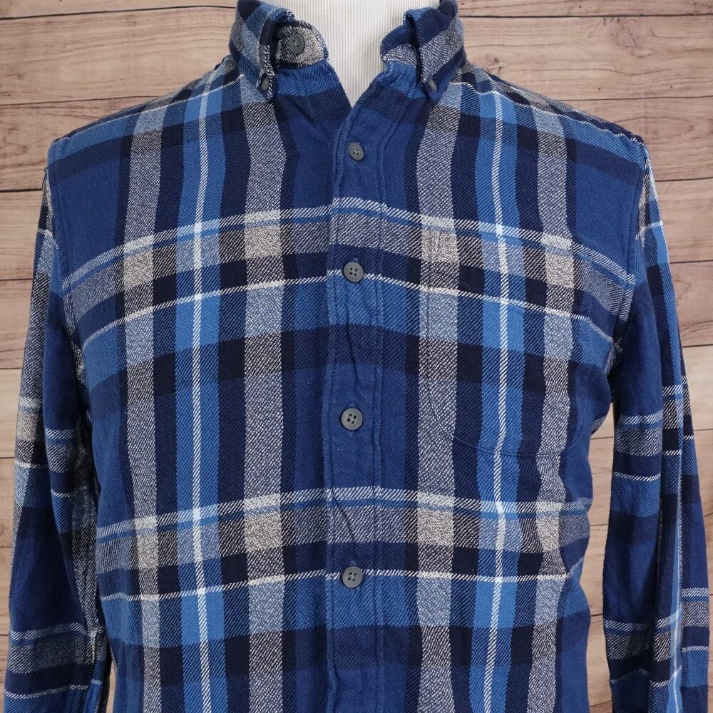 American Eagle Shirt Mens Medium Blue Plaid Flannel Long Sleeve Button Down‎